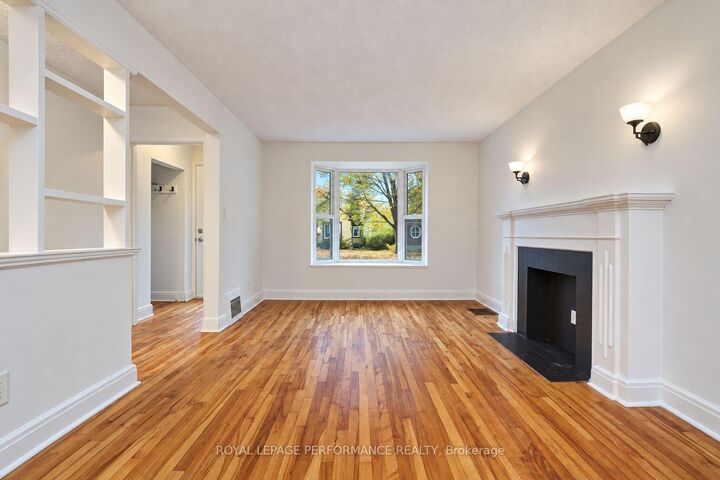 Property Photo:  477 Dawson Avenue  ON K1Z 5V6 