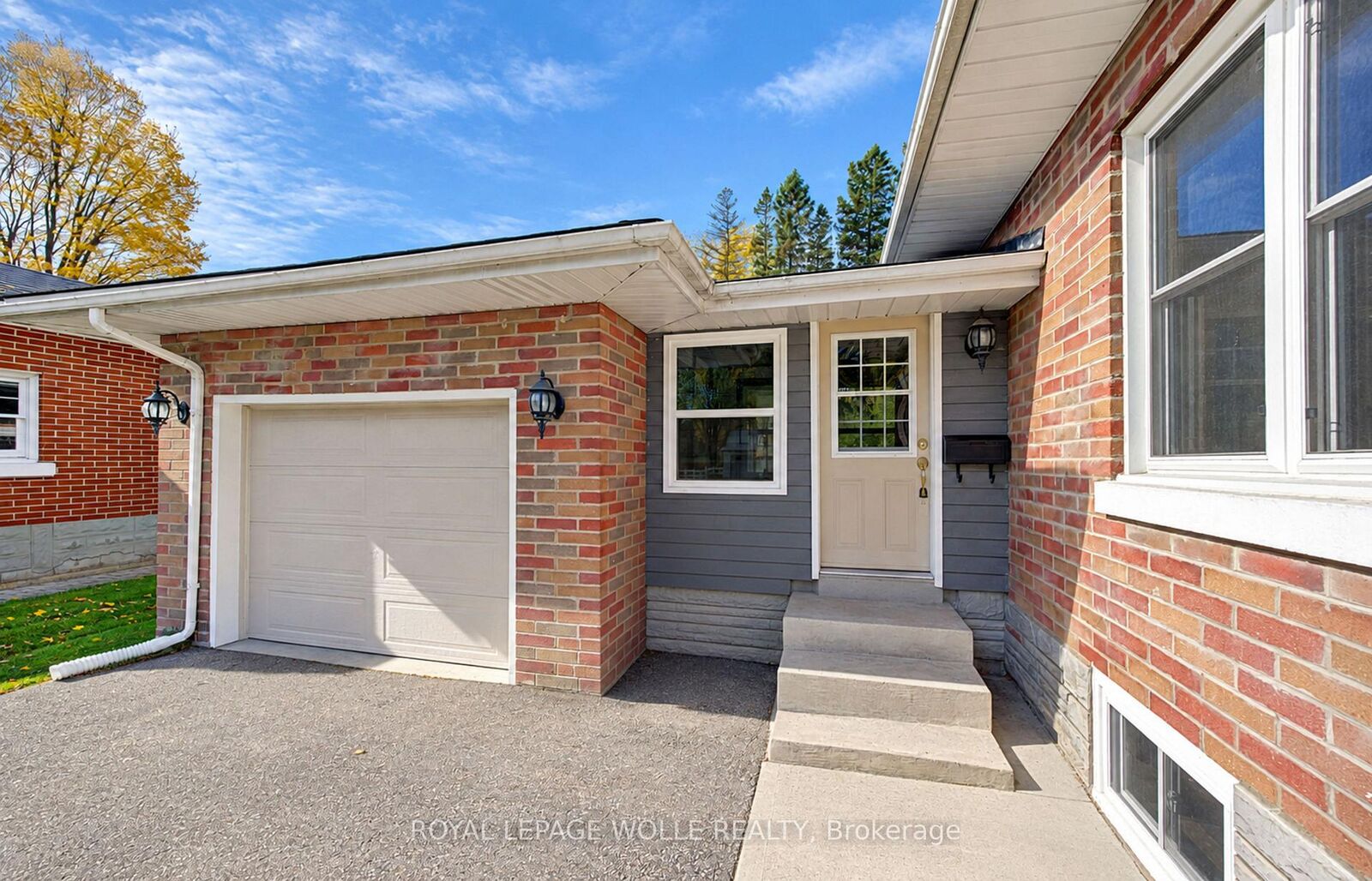 Property Photo: 16 Snyder Avenue S ON N3B 1Y8
