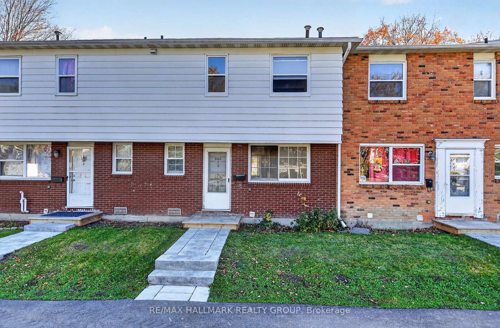 Property Photo:  660 Hochelaga Street 50  ON K1K 2E9 
