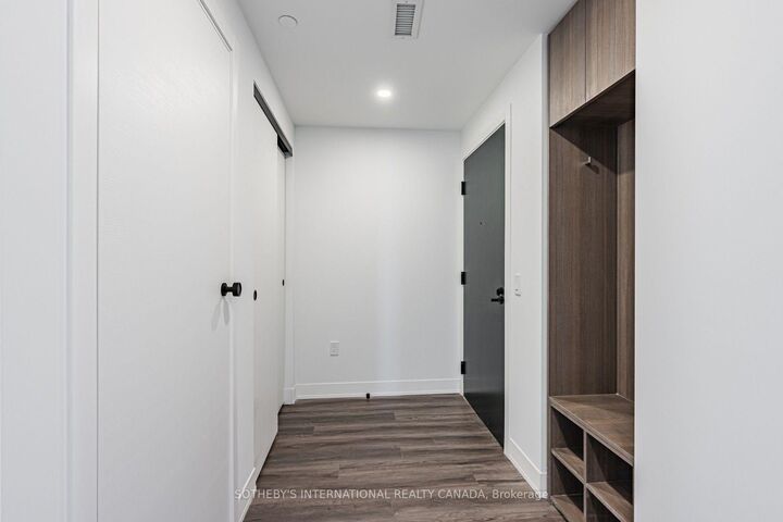 Property Photo:  15 Assembly Lane 1405  ON M6H 0H3 