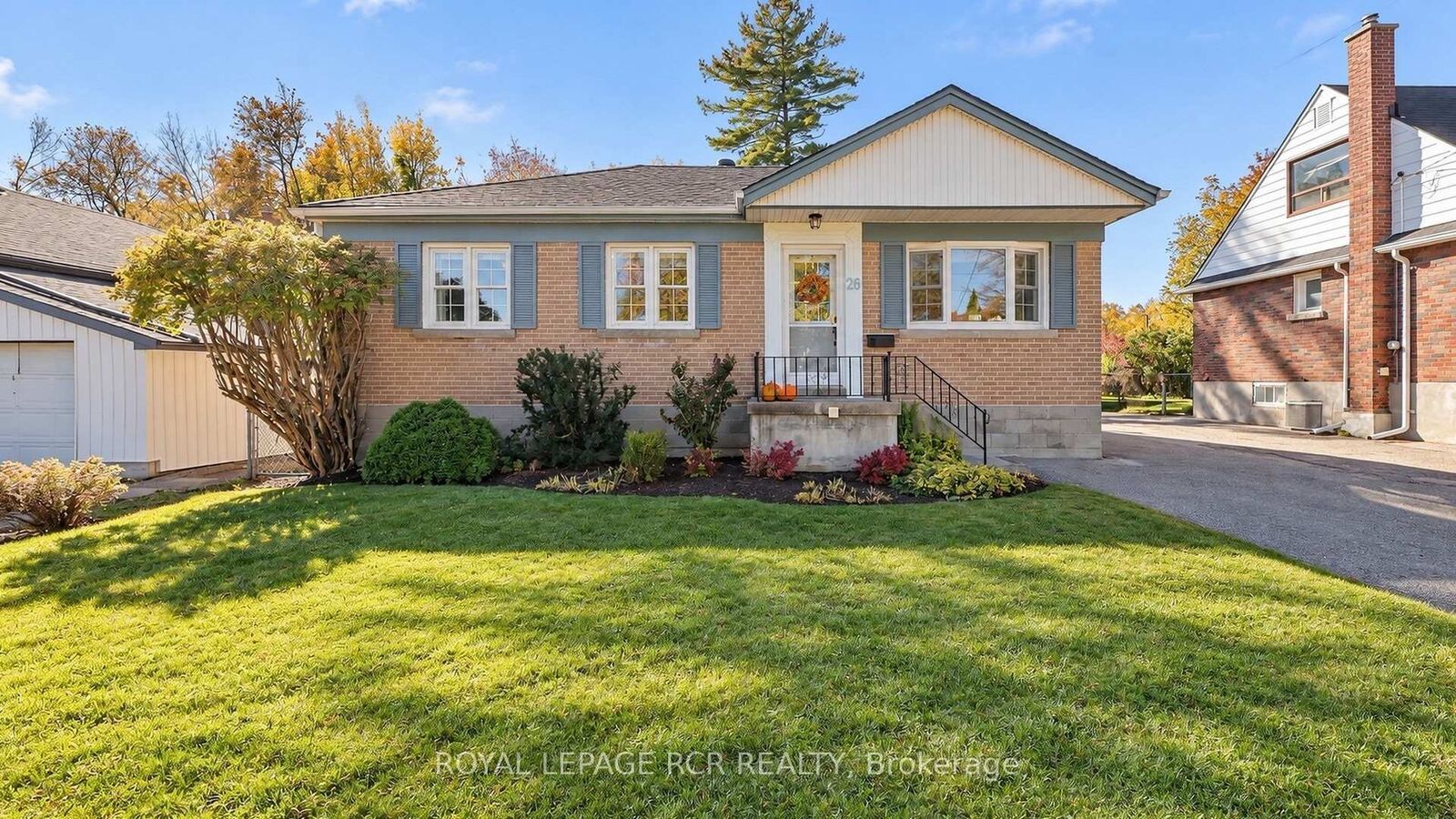 Property Photo:  26 Newton Street  ON L4M 3N3 