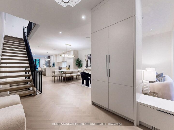 Property Photo:  38 Elgin Avenue  ON M5R 1G6 