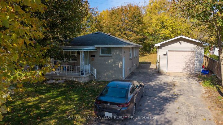 Property Photo:  141 Fairmont Avenue  ON N5W 1M1 
