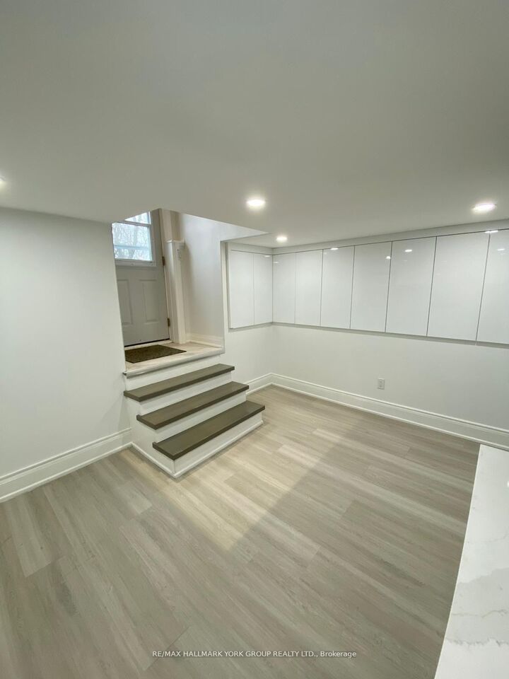 Property Photo:  420 Osborne Street Upper  ON L0K 1A0 