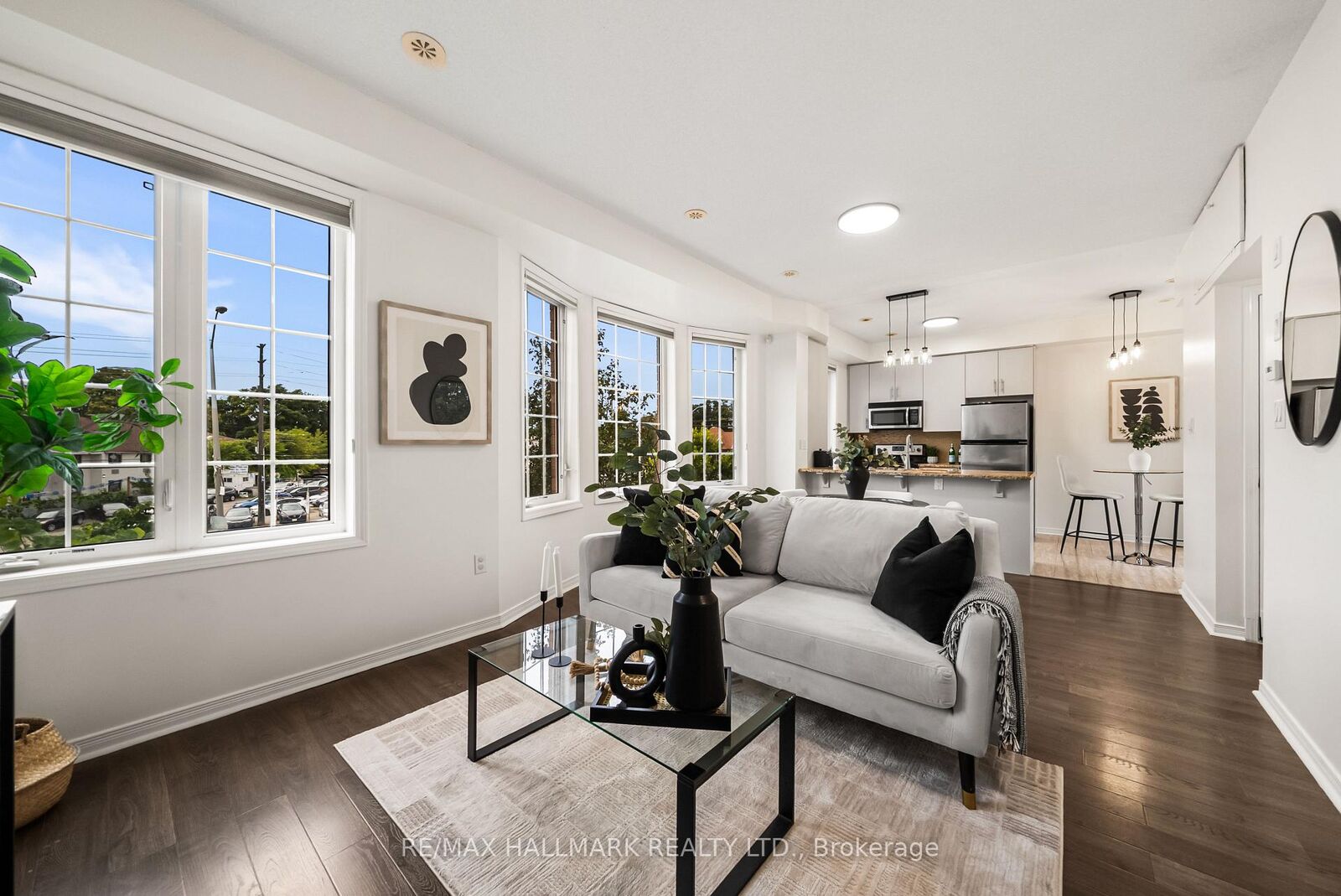 Property Photo: 4689 Kingston Road 52 ON M1E 2R1