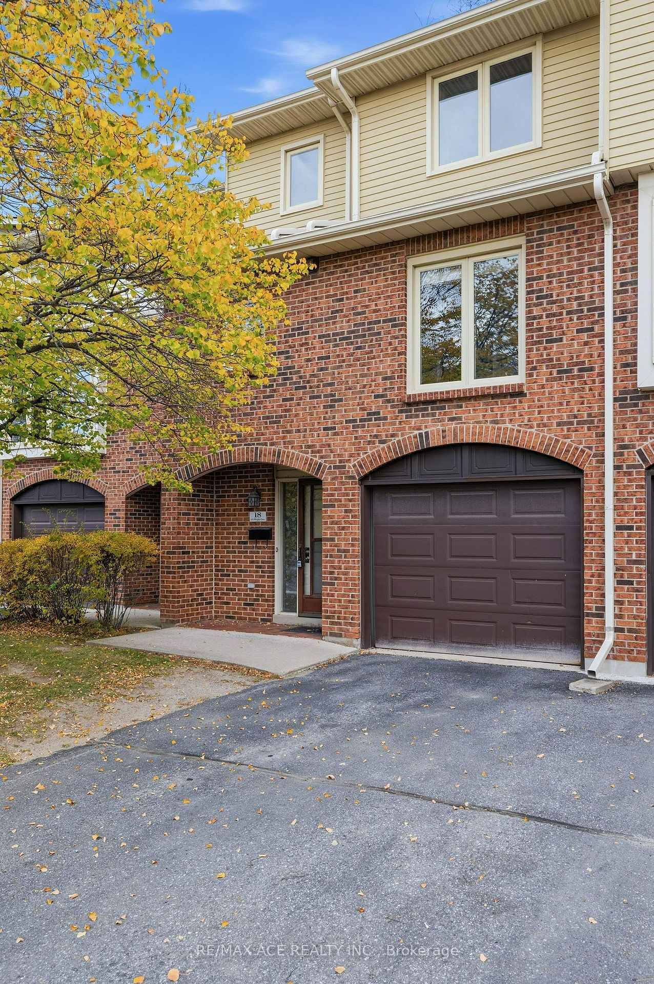 Property Photo:  115 Wright Crescent 18  ON K7L 4T8 