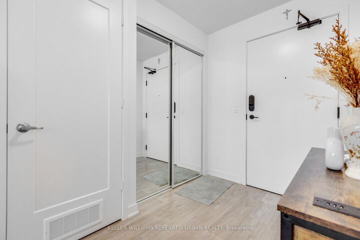 Property Photo:  135 Lower Sherbourne Street 1635  ON M5A 1Y4 