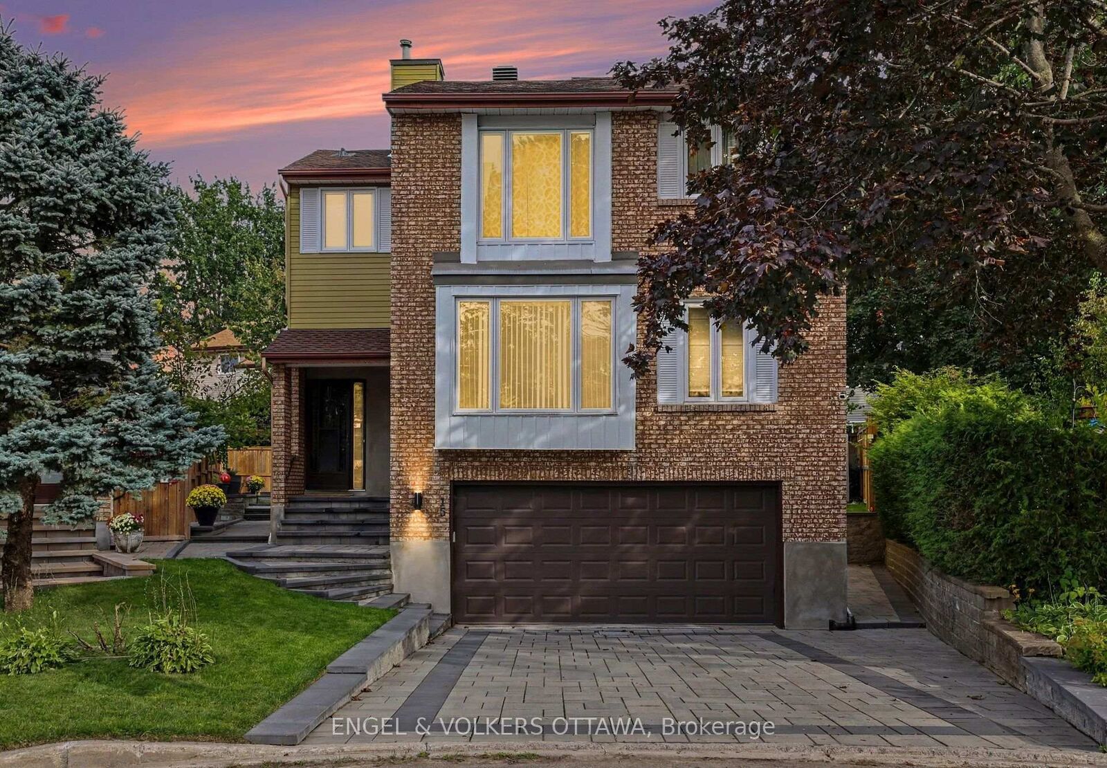 Property Photo:  15 Archer Square  ON K1V 9Y8 
