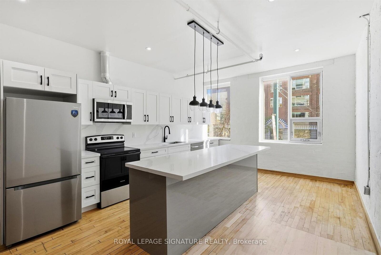 Property Photo:  59 Cameron Street 201  ON M5T 2H1 