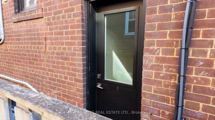 Property Photo:  1216 Avenue Road 3  ON M5N 2G4 