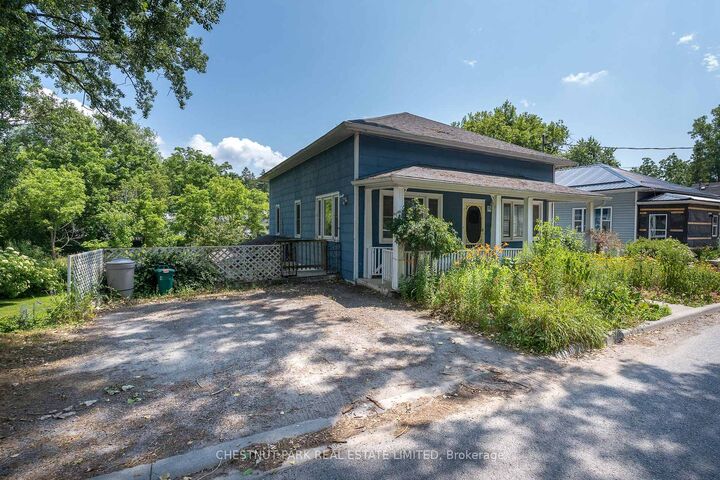 Property Photo: 9 East Mary Street ON K0K 2T0