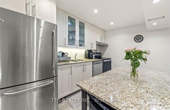 Property Photo: 17 Camden Drive Room #2 ON L4K 5S6