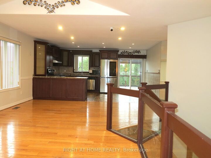 Property Photo:  101 Joanne Court  ON N8H 5N7 
