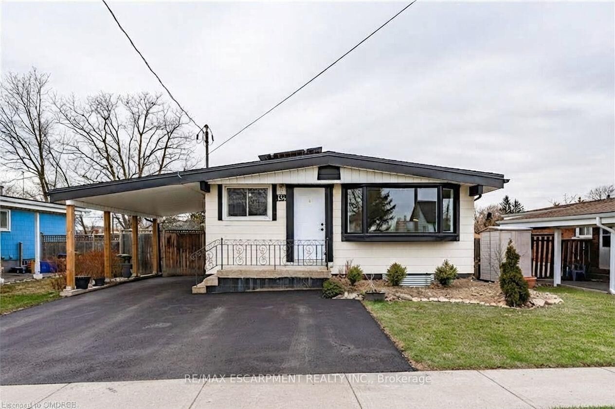Property Photo: 134 Deschesne Avenue 2 ON L9A 3K1