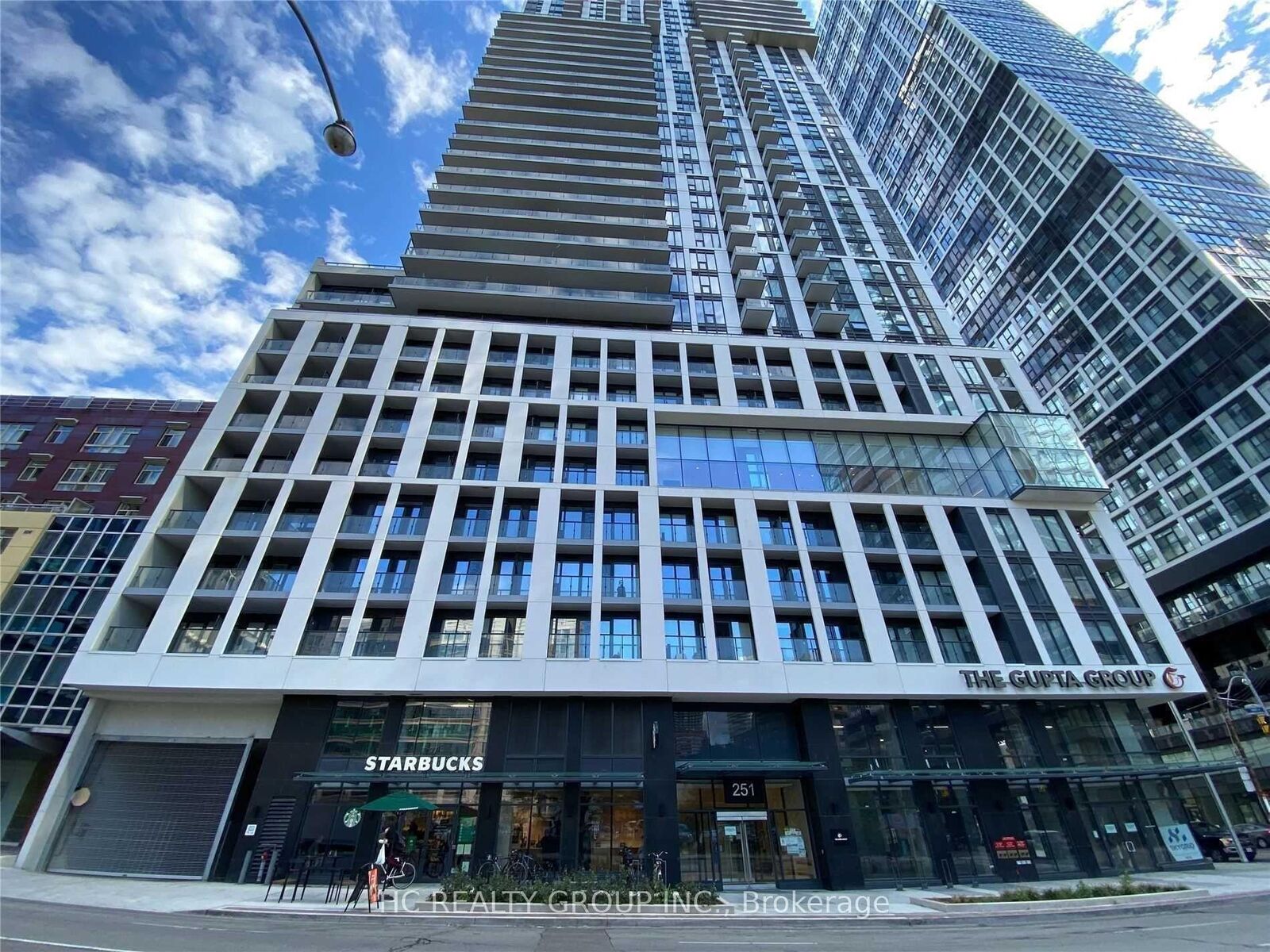 Property Photo:  251 Jarvis Street 825  ON M5B 0C3 