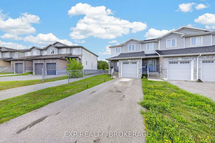 Property Photo: 925 Blossom Street ON K7P 0N2