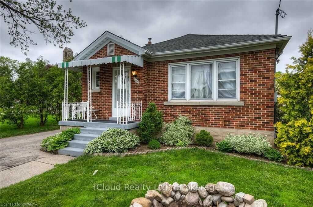 Property Photo:  444 Stirling Avenue S  ON N2M 3J1 