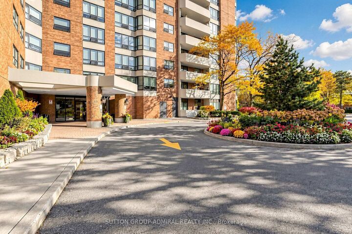 Property Photo:  7601 Bathurst Street 1210  ON L4J 4H5 