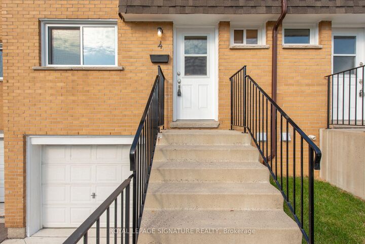 Property Photo:  20 Anna Capri Drive 4  ON L8W 1M6 