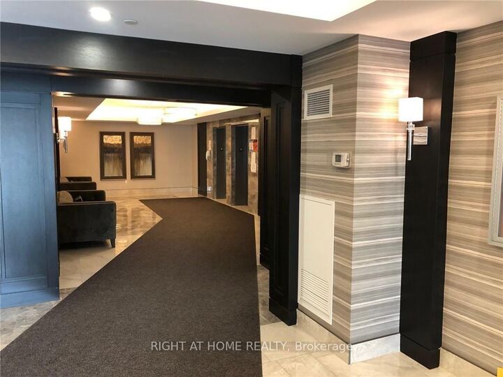 Property Photo: 101 Shoreview Place 204 ON L8K 0E3
