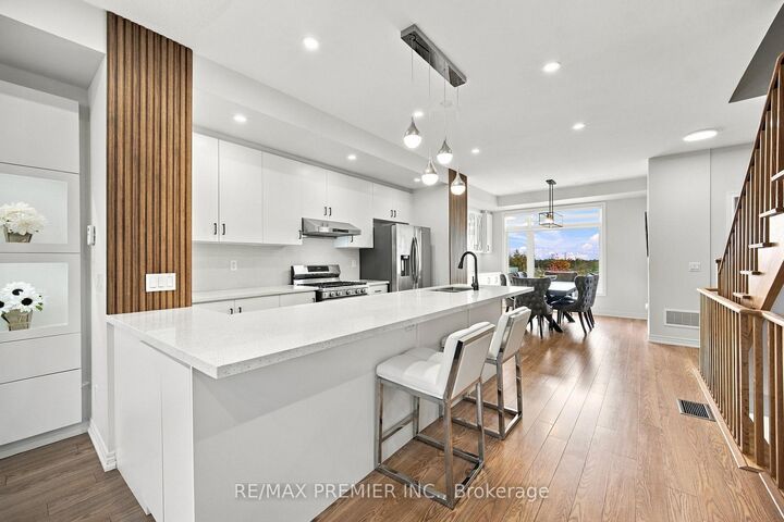 Property Photo:  12 Busato Drive  ON L4A 5G2 