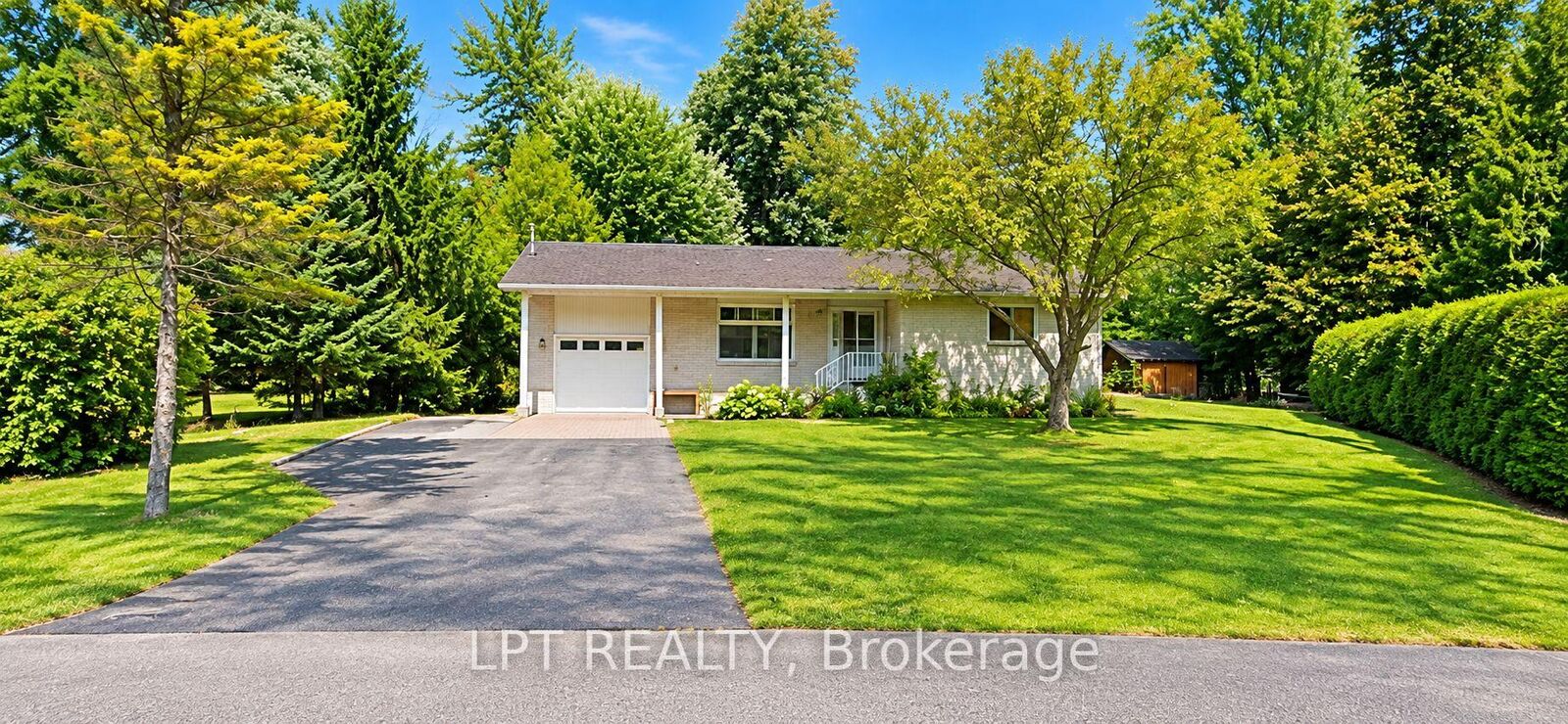 Property Photo: 11 Alexander Street ON K4K 1K7