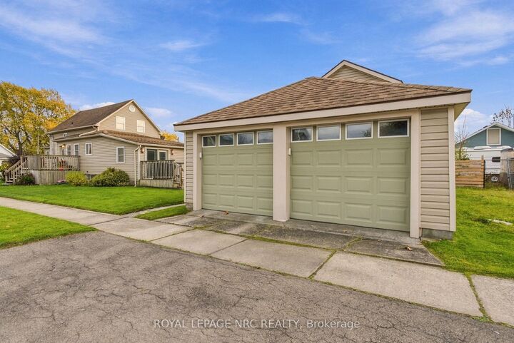 Property Photo:  304 Beatrice Street  ON L3B 2Z8 