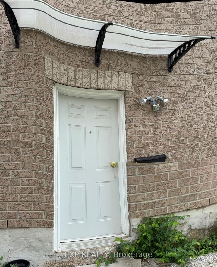 Property Photo:  99 Rollingwood Drive  ON L6Y 5P9 