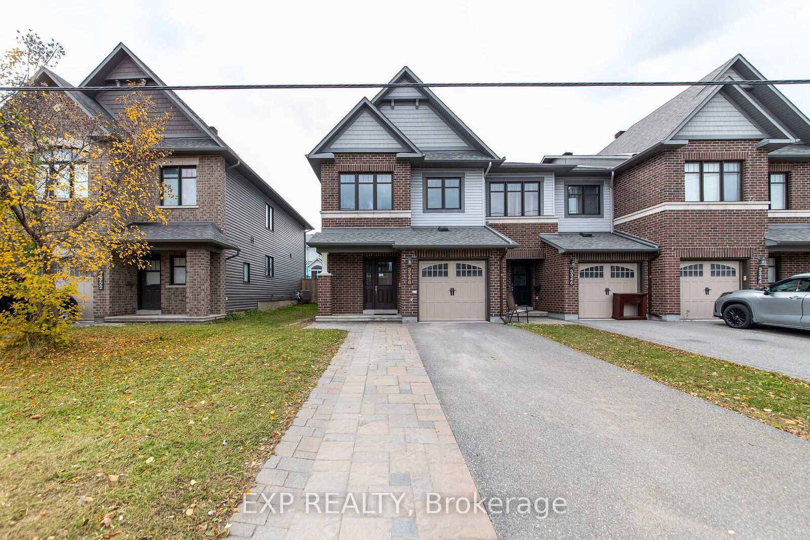 Property Photo: 3348 Woodroffe Avenue ON K2J 0A8