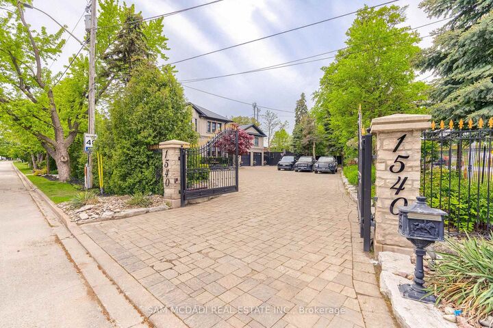 Property Photo: 1540 Mississauga Road ON L5H 2K1