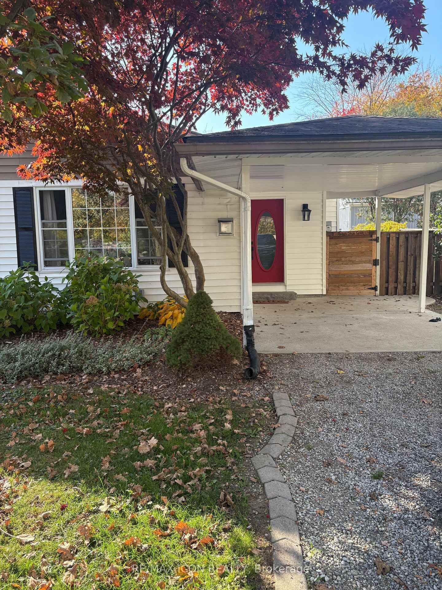 Property Photo: 127 Duke Street S B ON N0M 2K0