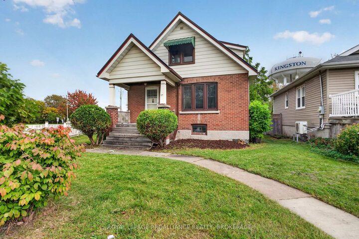 Property Photo: 27 Drayton Avenue ON K7K 4X5