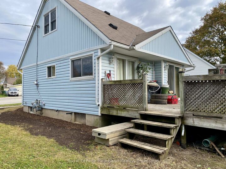 Property Photo: 30 Regina Road ON N0M 1L0