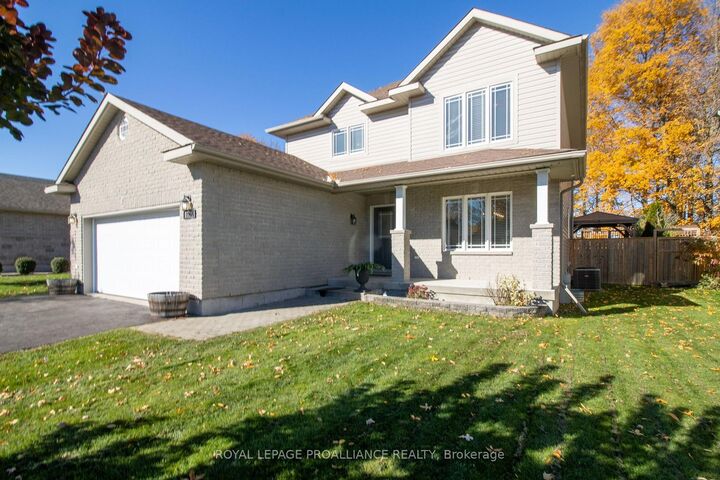Property Photo: 1034 Fitzsimmons Drive ON K6V 0A1