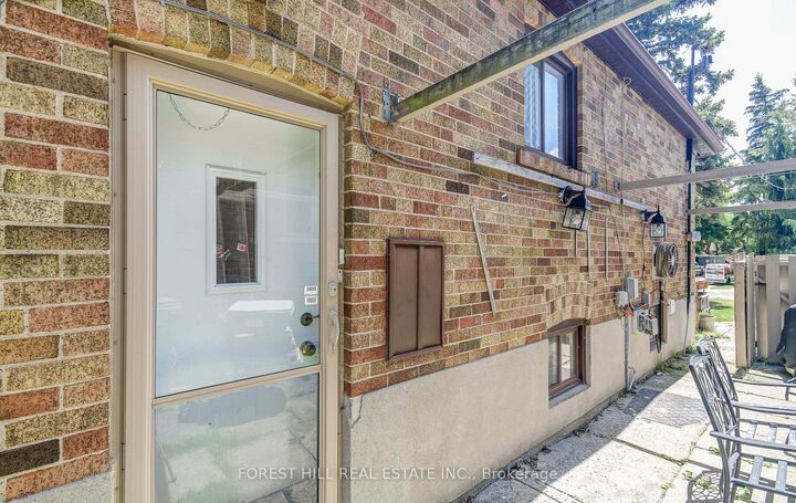 Property Photo:  32 Laurelcrest Avenue Lower  ON M3H 2A4 