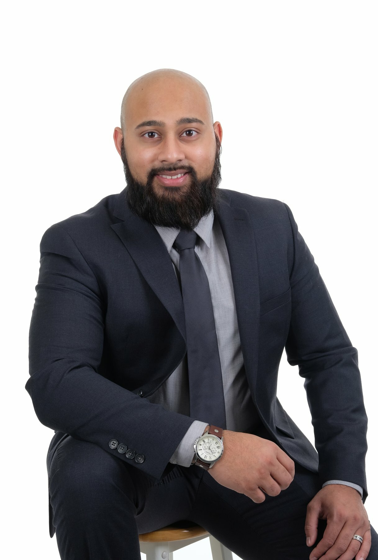 Nabil Khan, Sales Representative in Surrey, CENTURY 21 Canada