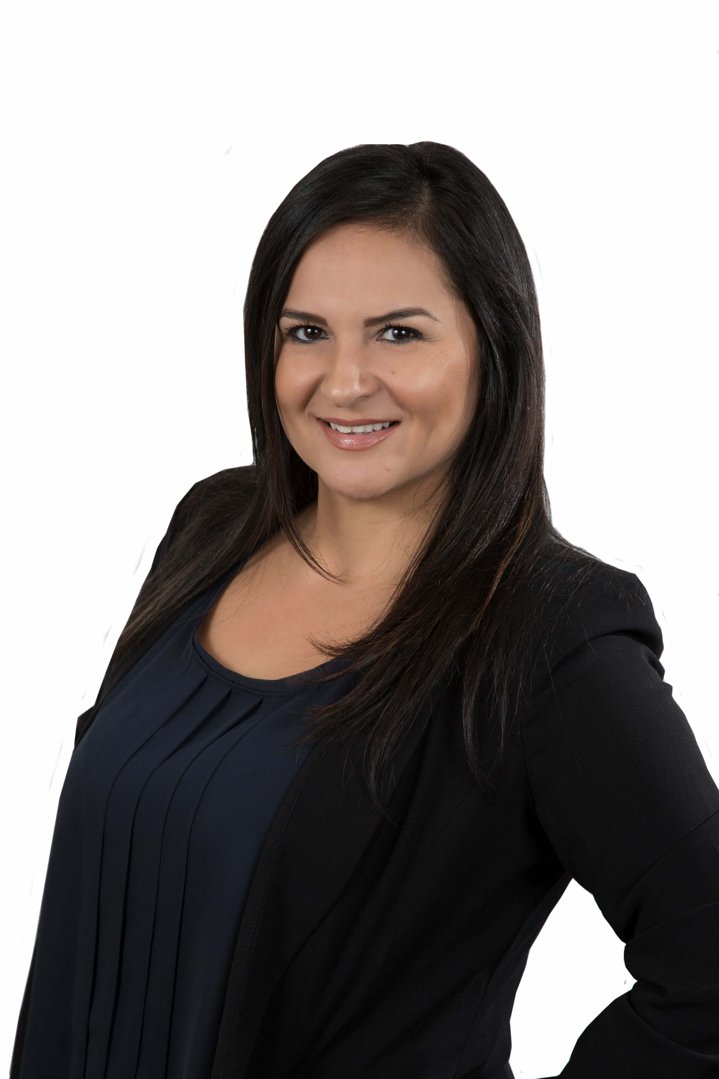 Elvia Zamary, Real Estate Salesperson in Menifee, Associated Brokers Realty