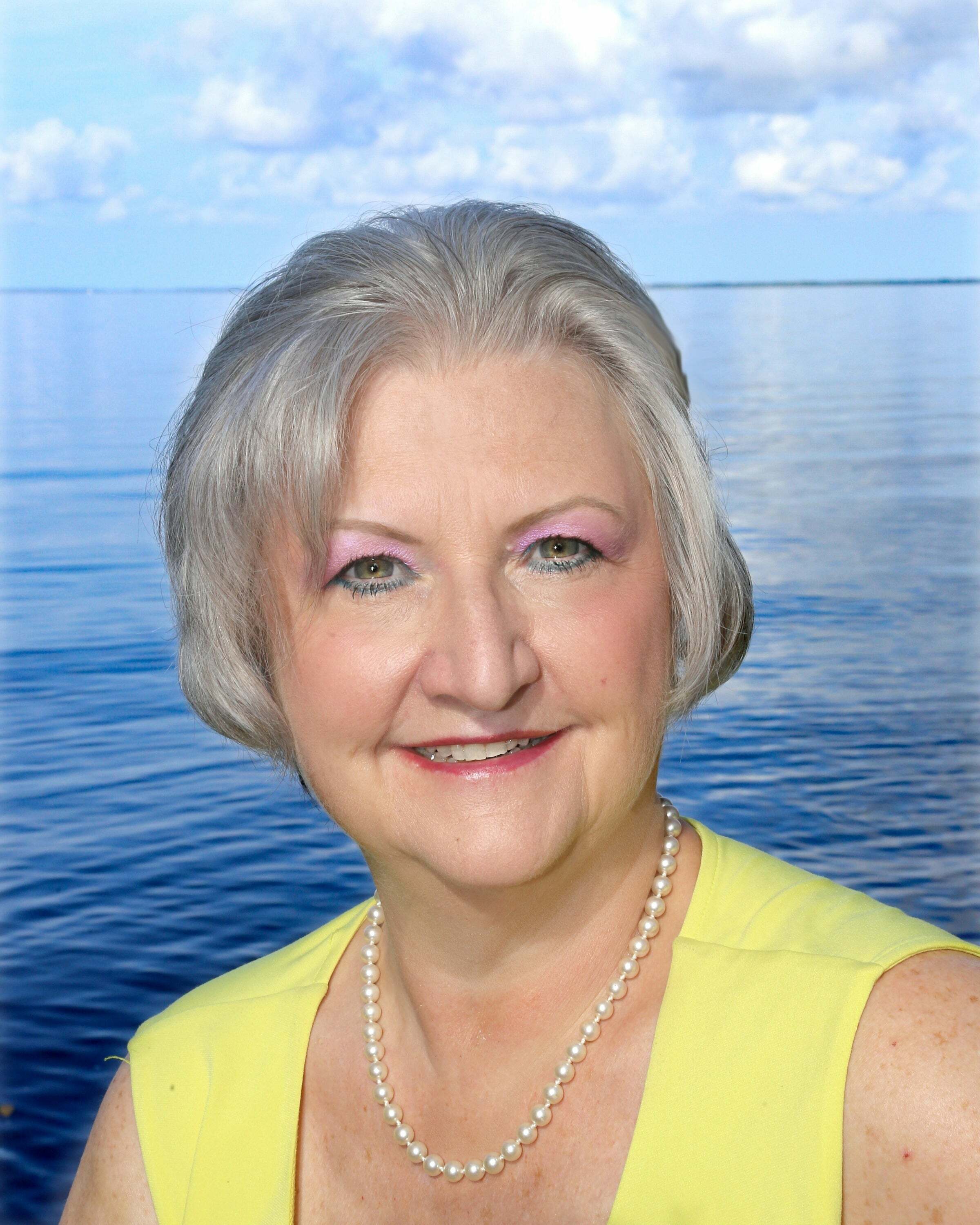 Cindy Marsh Tichy, Real Estate Broker/Real Estate Salesperson in Punta Gorda, Sunstar Realty