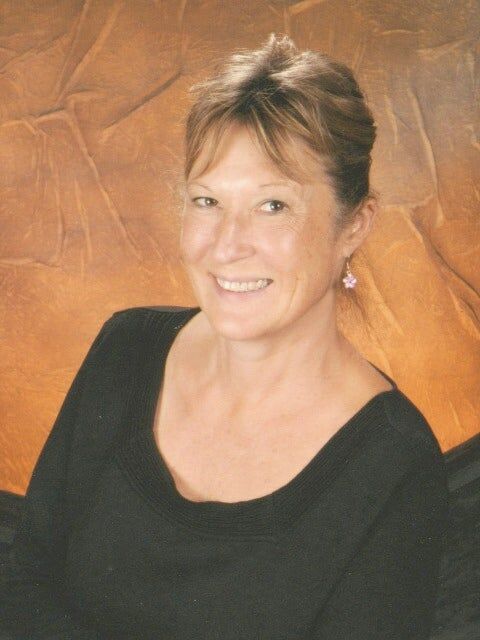 Gayle Wright, Real Estate Salesperson in Ramona, Country Realty