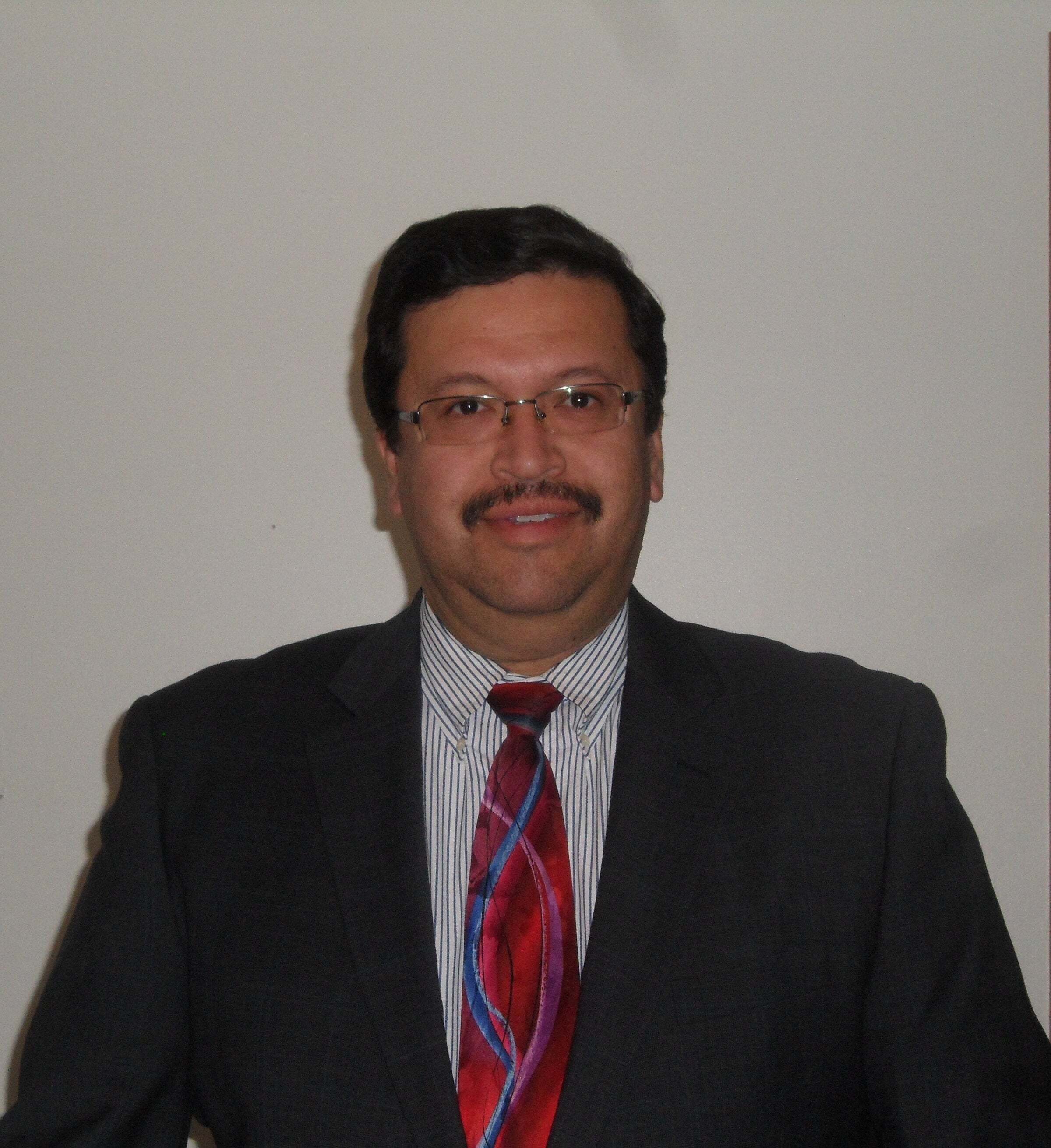 Refugio Alarcon, Associate Real Estate Broker in Orland Park, Circle