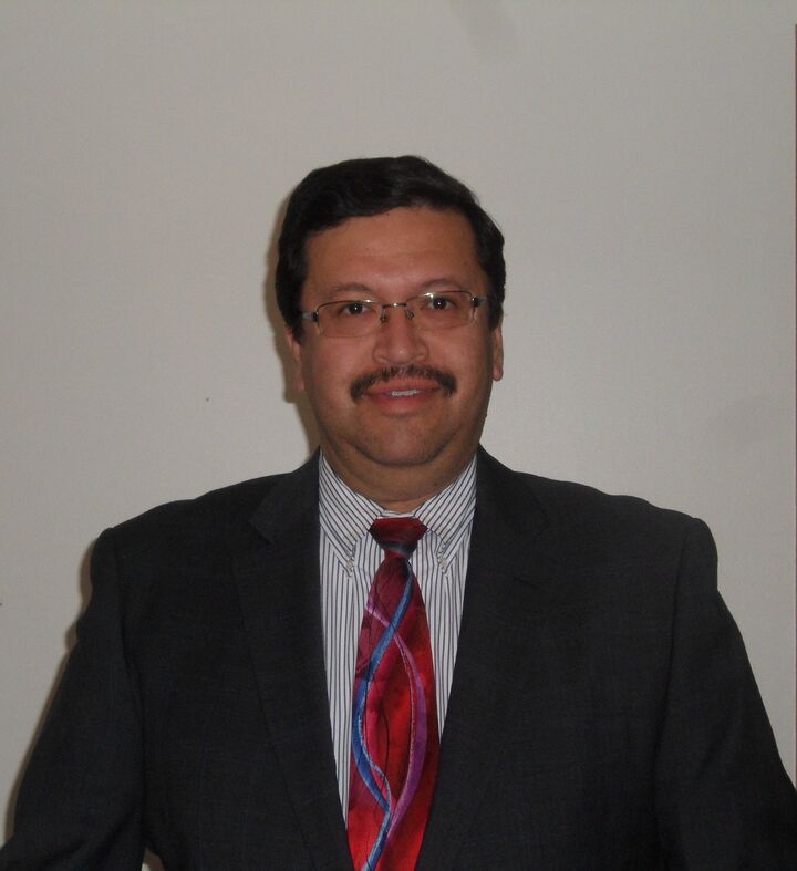 Refugio Alarcon, Associate Real Estate Broker in Orland Park, Circle