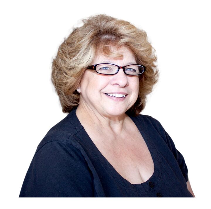 Nora Street, Real Estate Salesperson in Canyon Lake, Associated Brokers Realty