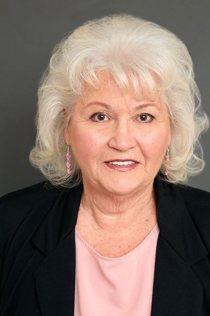 Jackie Ogg, Real Estate Salesperson in Valencia, Quality Properties