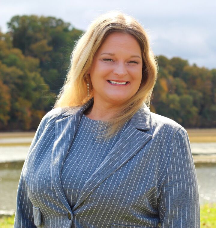 Kari Dunworth, Real Estate Salesperson in Dayton, Pryor Realty, Inc.