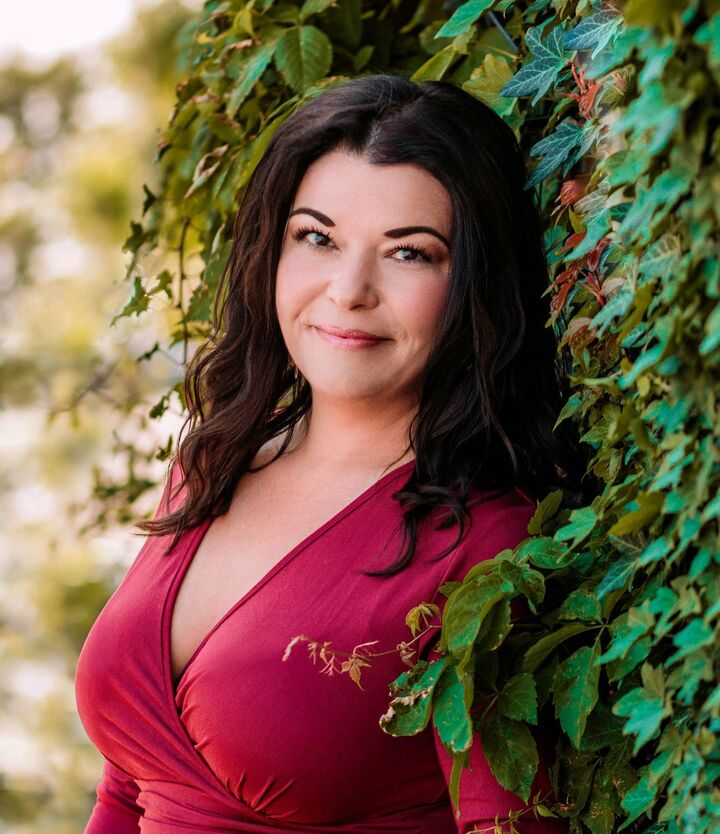 Erin Kehely, Associate Real Estate Broker in Manchester, Heritage Group