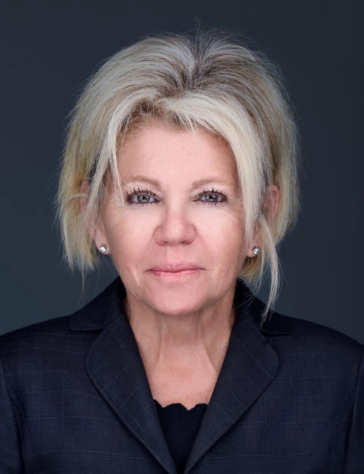 Debra 