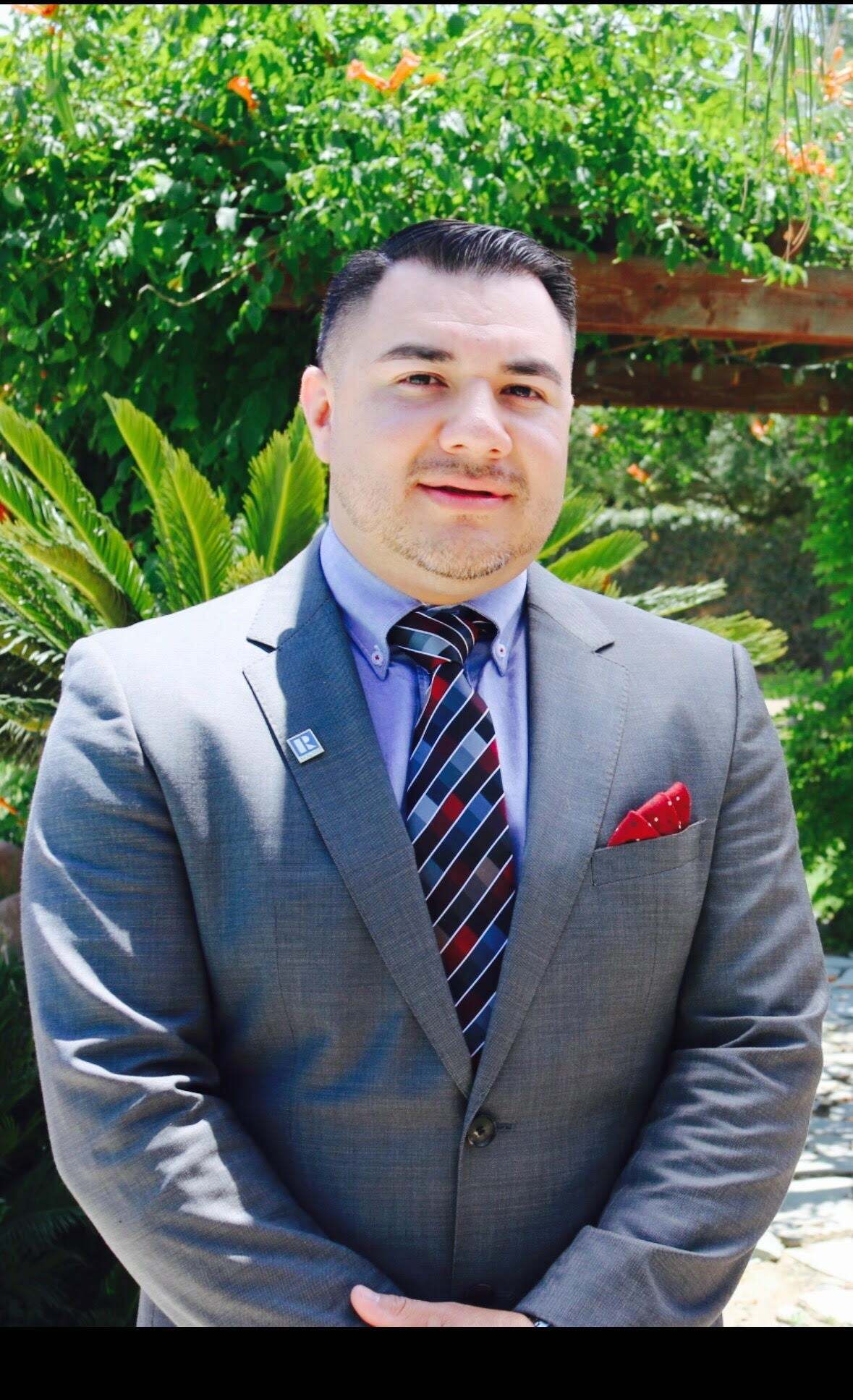 Hector Sicairos, Real Estate Salesperson in Fresno, Jordan-Link