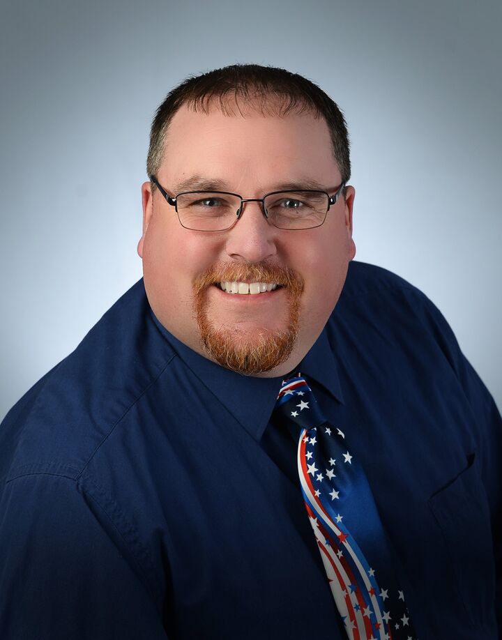 Kent Crawford,  in Gladwin, Professionals