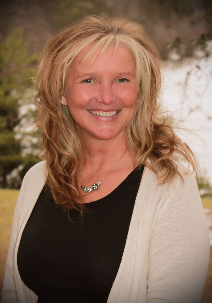 Gidget Smallwood, Real Estate Salesperson in Winchester, Premier