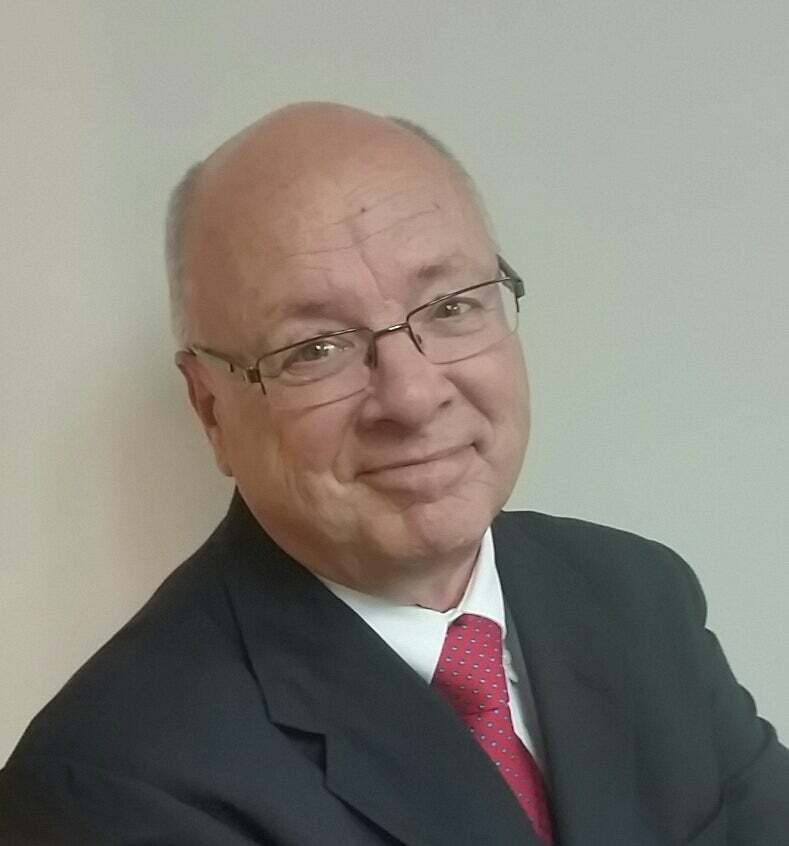 Robert Johnson, Real Estate Salesperson in Fremont, Schmidt Realtors